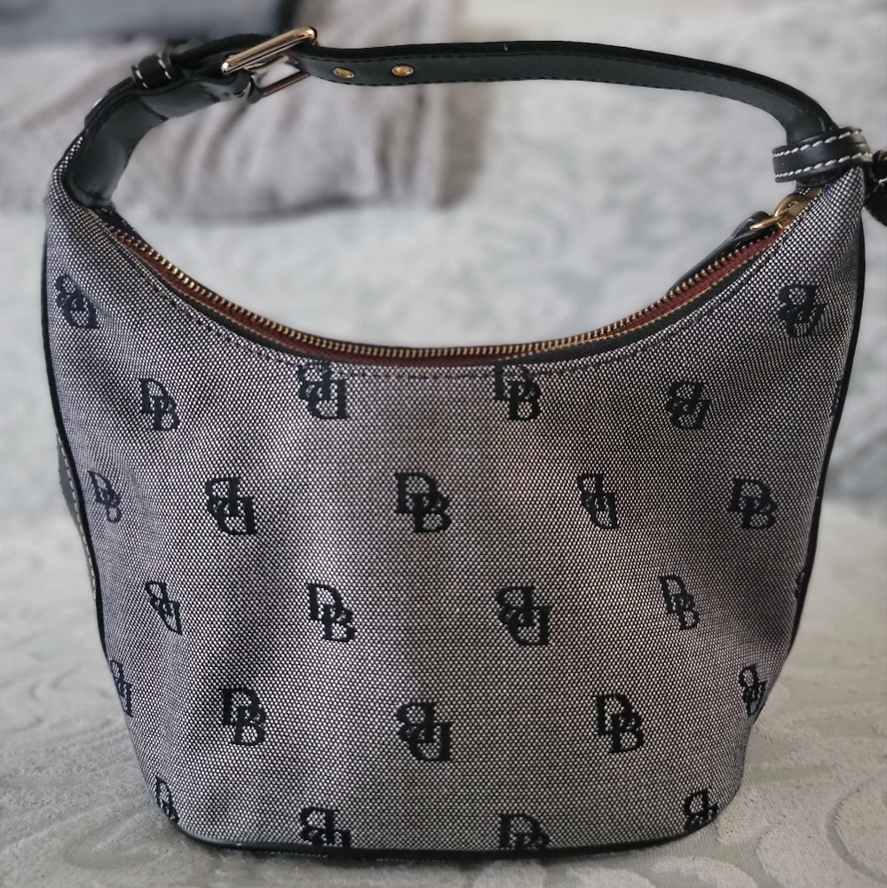 Dooney & Bourke bucket purse